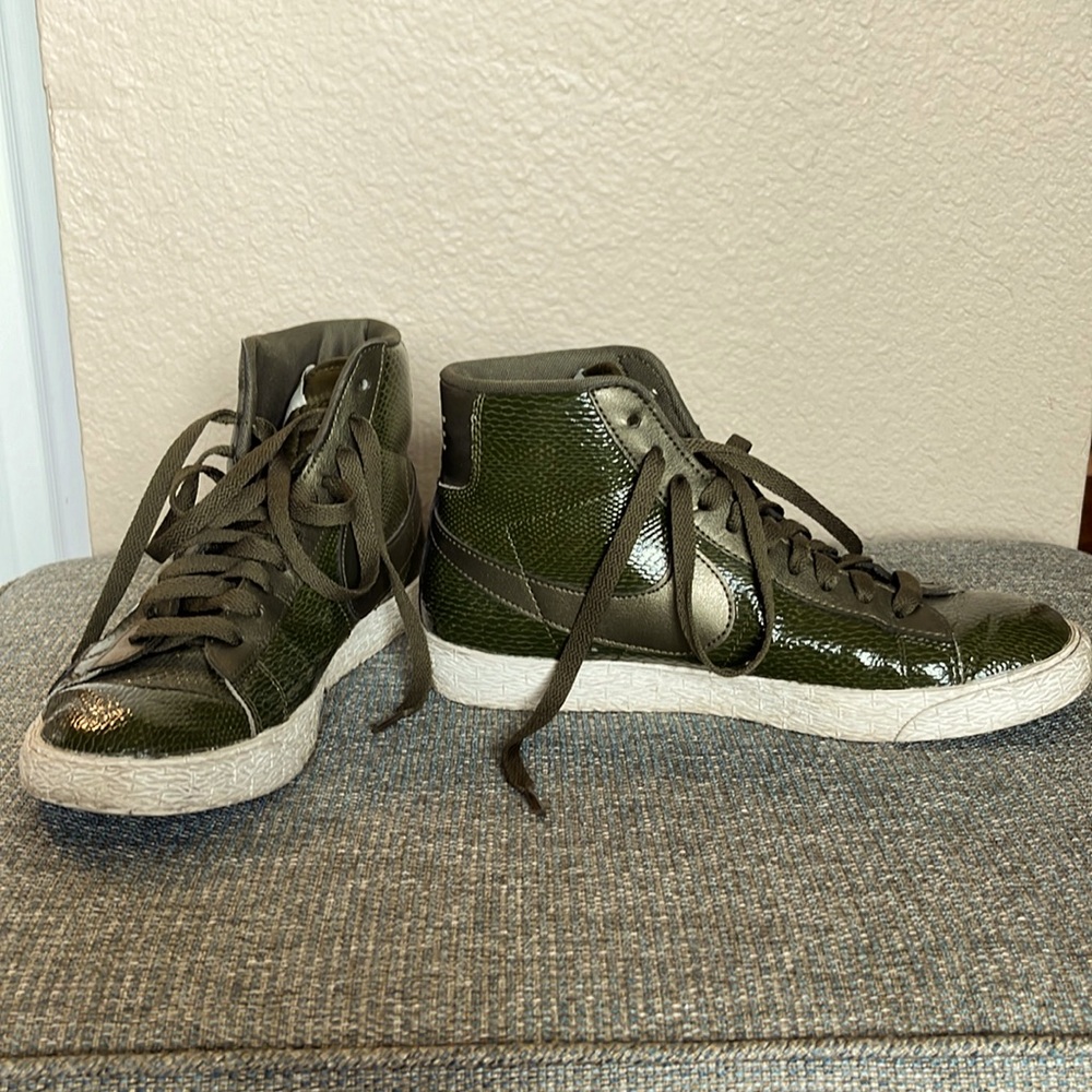 Nike green high top shoes size 7